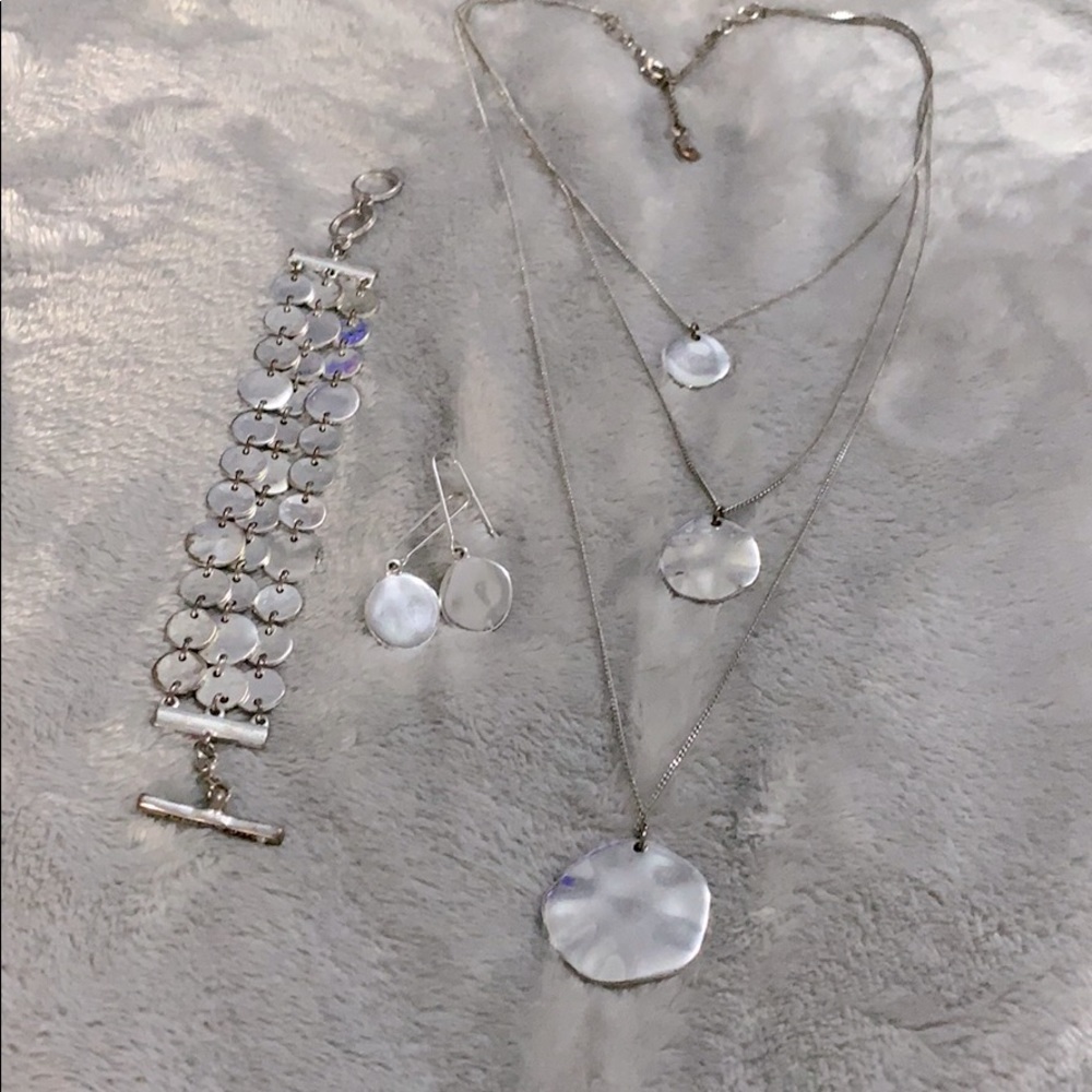Retired Chloe + Isabel set